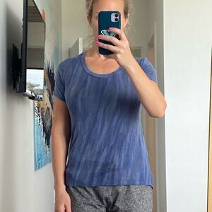 ‎Solemio Open Back Tie T-shirt